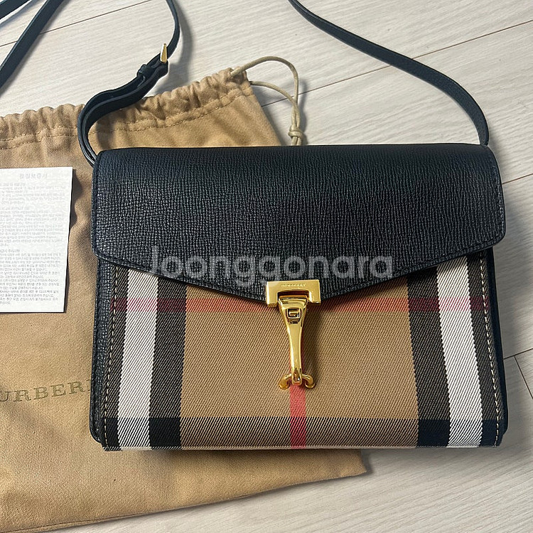 정품 버버리 멕켄 크로스백 가방 택포40만--3