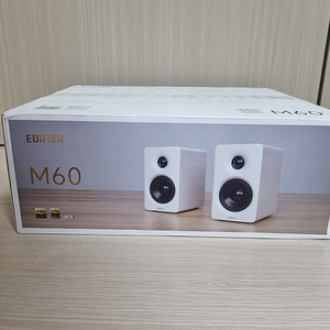 에디파이어 M60 화이트 글로벌버전
