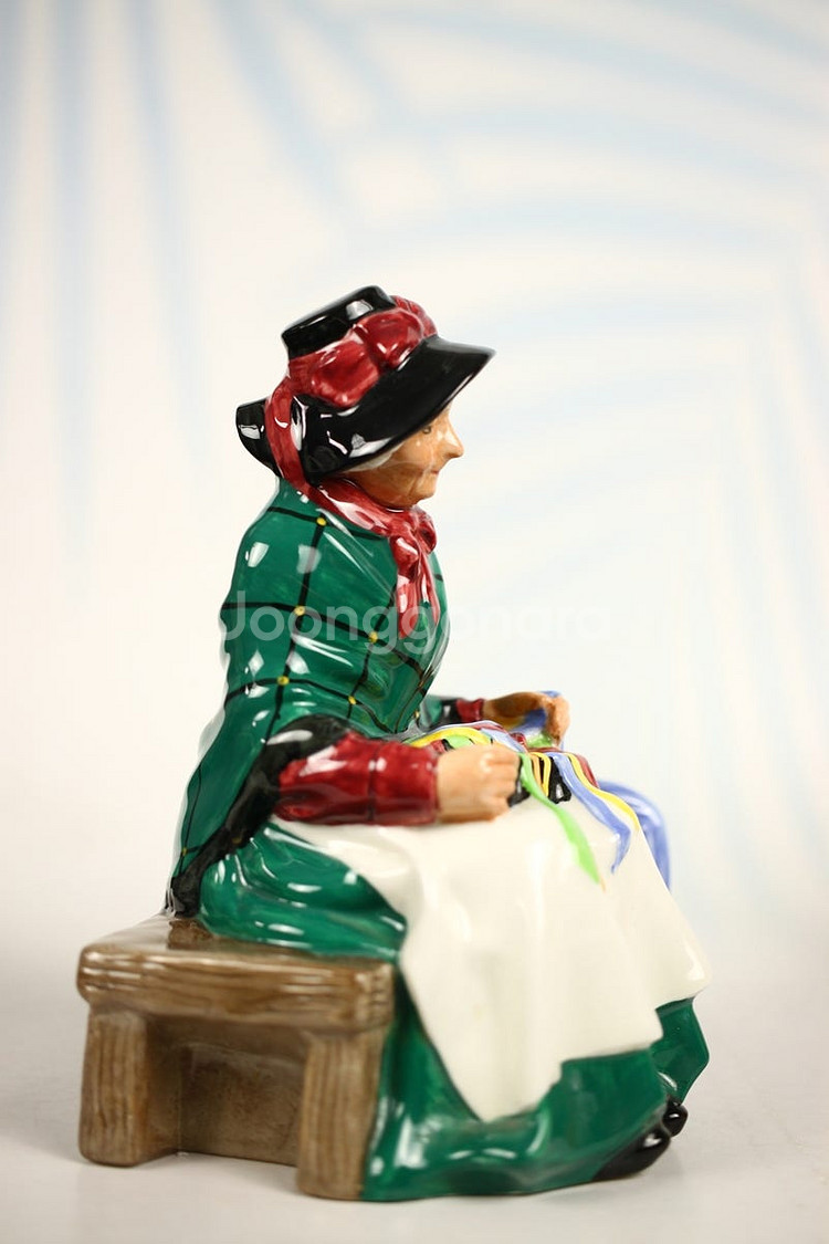 영국산 도자기 피겨린 - 로얄 덜튼, 콜포트 등 Royal Doulton Coalport 도자기 인형 (1/3)--3