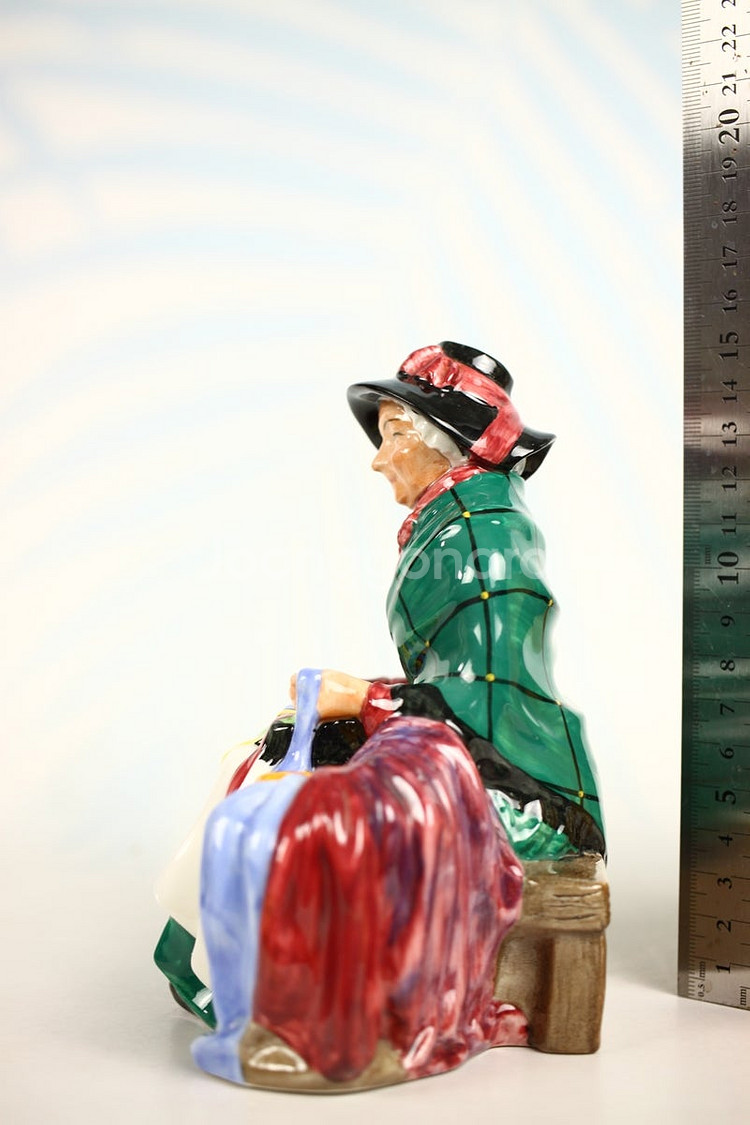 영국산 도자기 피겨린 - 로얄 덜튼, 콜포트 등 Royal Doulton Coalport 도자기 인형 (1/3)--5