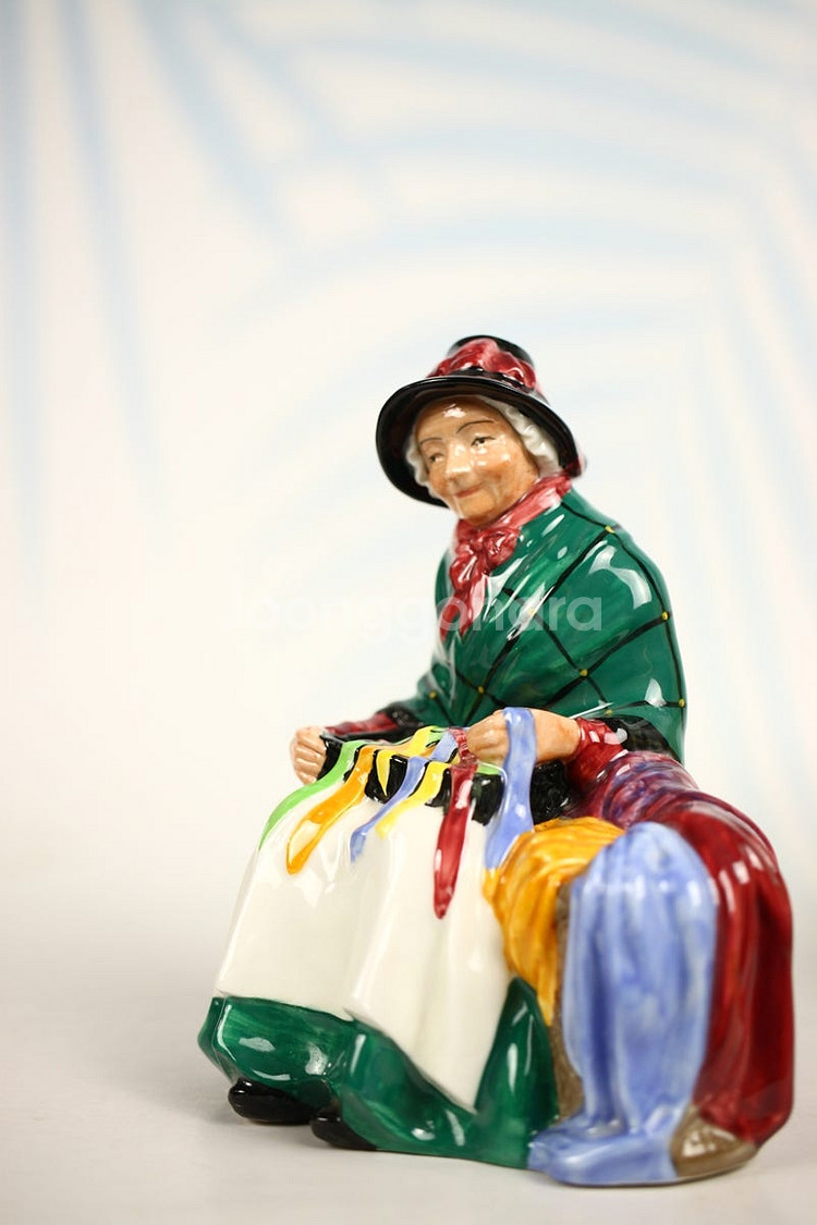 영국산 도자기 피겨린 - 로얄 덜튼, 콜포트 등 Royal Doulton Coalport 도자기 인형 (1/3)--6