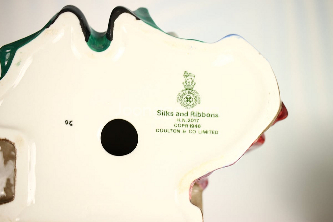 영국산 도자기 피겨린 - 로얄 덜튼, 콜포트 등 Royal Doulton Coalport 도자기 인형 (1/3)--9