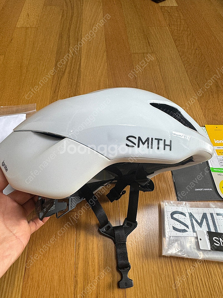 스미스 이그나이트 헬멧 유광 화이트(m사이즈)--2