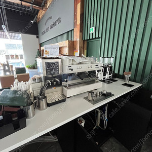 까페 창업 페키지, (커피머신, 그라인더x2, 자동탬퍼, 온수기, 쇼케이스, 테이블 냉장고, 냉동고)