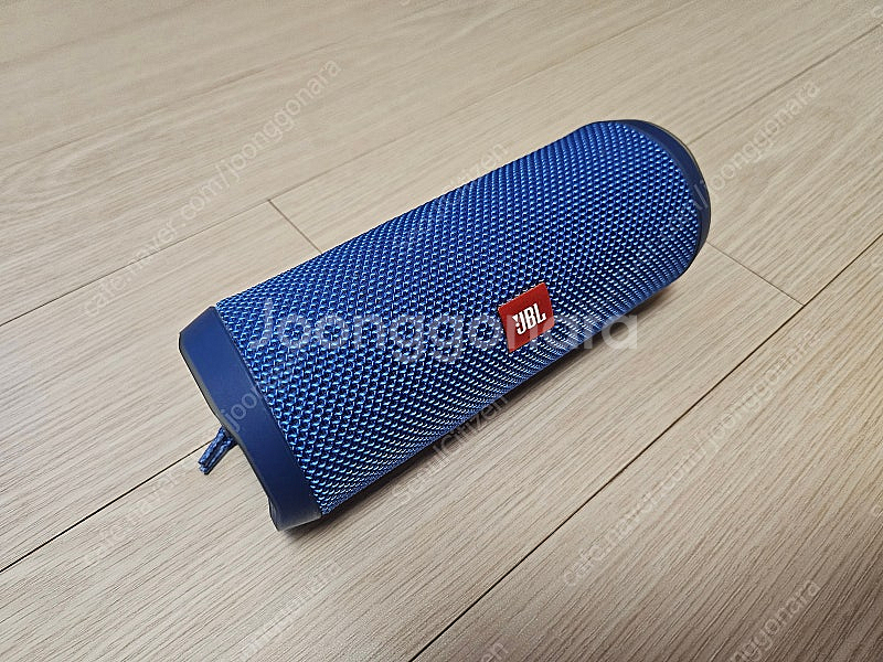 JBL Flip 4 블루색상 블루투스 스피커 판매합니다...--2