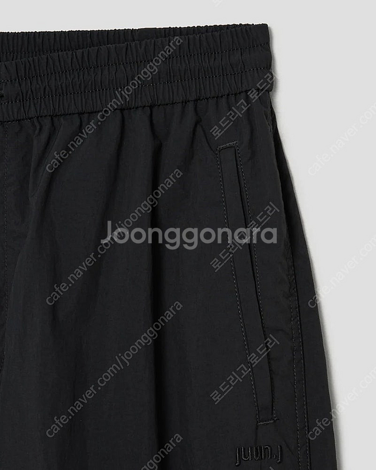 준지 나일론 루즈핏 팬츠 팝니다--3