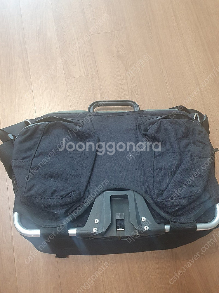 브롬톤 c백 가방 레인커버 포함 판매합니다.--3
