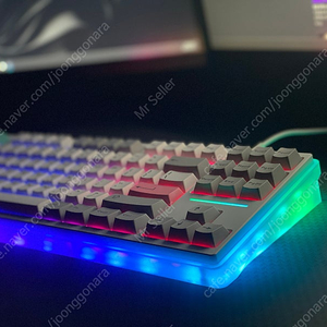 tx87 bt 화이트 커스텀키보드 팝니다