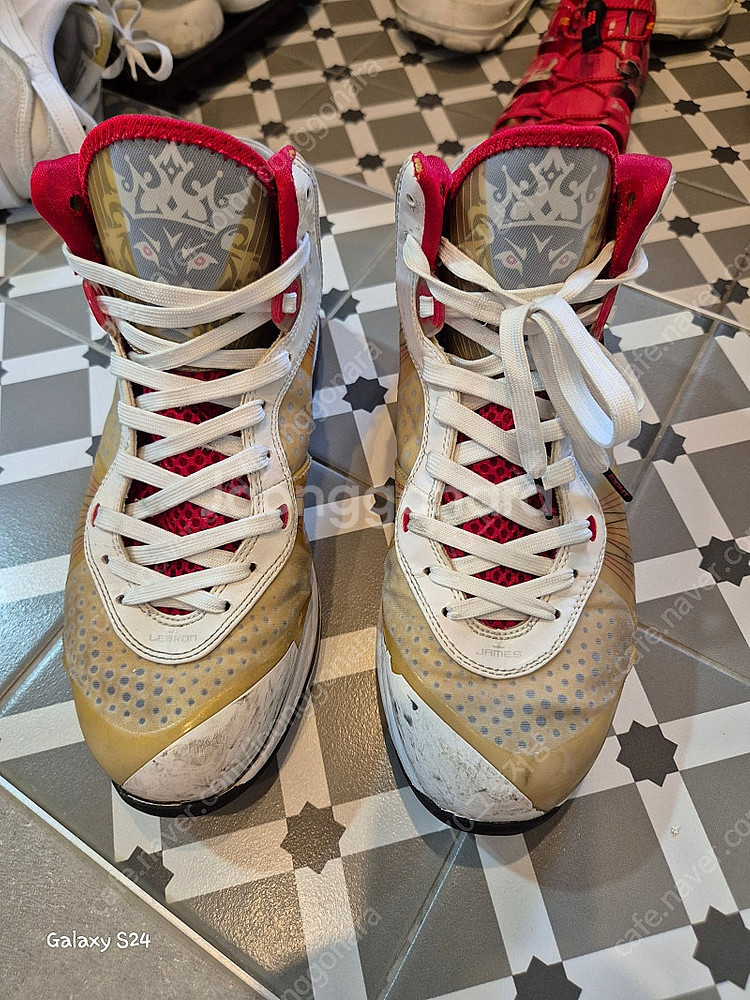 나이키 르브론 제임스 농구화 265사이즈 2만원 경기도 죽전동--0