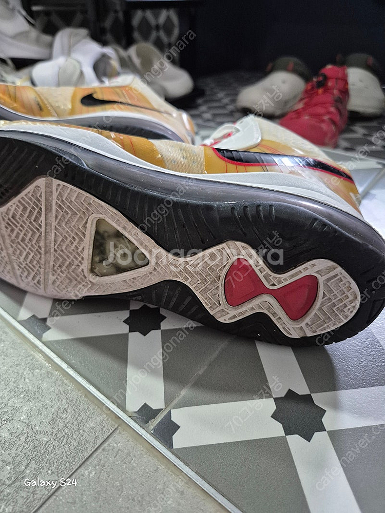 나이키 르브론 제임스 농구화 265사이즈 2만원 경기도 죽전동--3