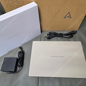 ASUS 젠북 A14 스냅드래곤 X 엘리트 UX3407RA-QD014W (SSD 1TB) 팝니다.
