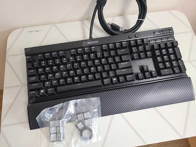 커세어 K70 LUX RGB 갈축 영문 키보드 이미지