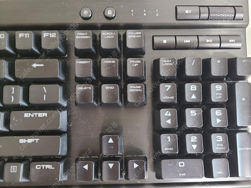 커세어 K70 LUX RGB 갈축 영문 키보드 이미지
