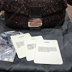 펜디 케시미어 미니 바게트 숄더백