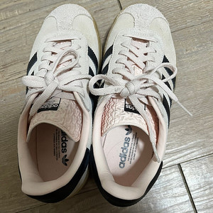 아디다스 가젤 볼드 원더쿼츠 220