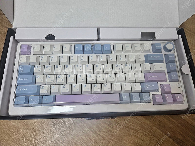 큐센 q75 애플민트축 v1 키보드 팝니다.--0