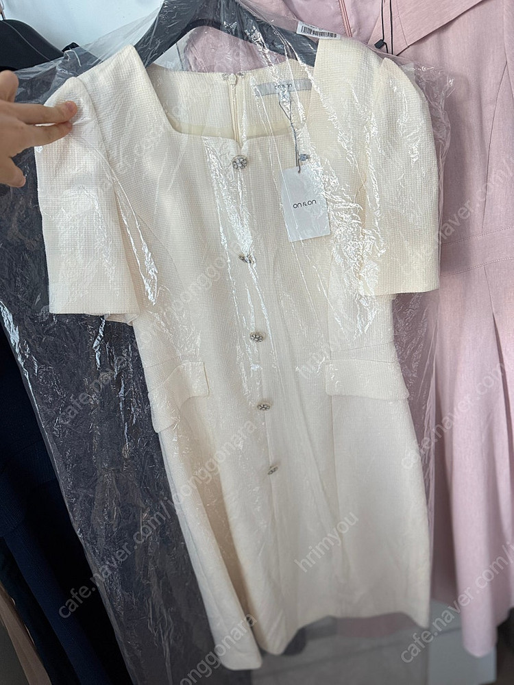 택새상품_40만원] 온앤온 고급 트위드 스퀘어넥 미니원피스 하객룩--1