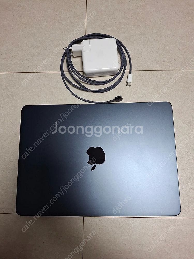 맥북 에어 M2 13.6인치 ssd 512기가 팝니다--0