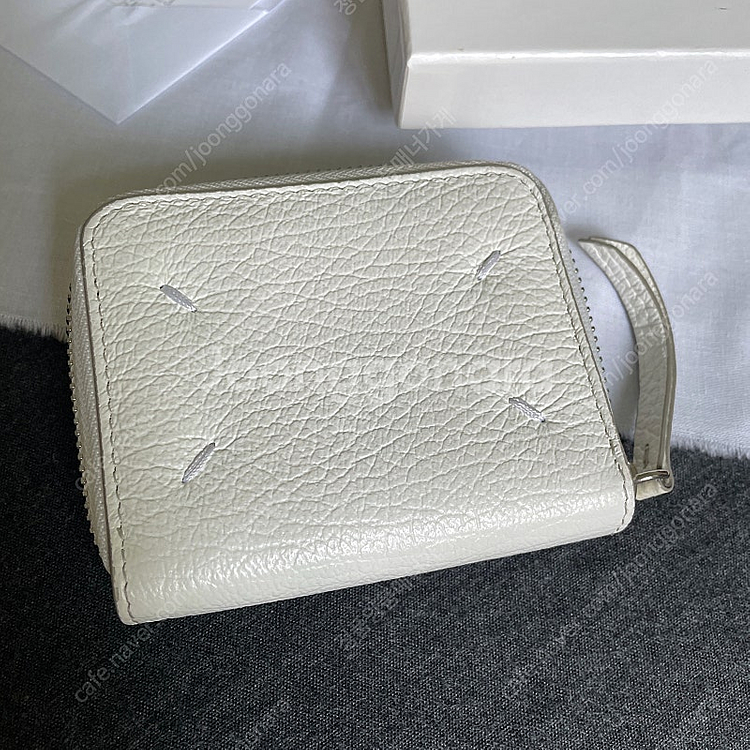 메종 마르지엘라 집 어라운드 반지갑 화이트--1