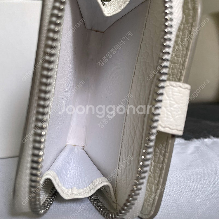 메종 마르지엘라 집 어라운드 반지갑 화이트--4