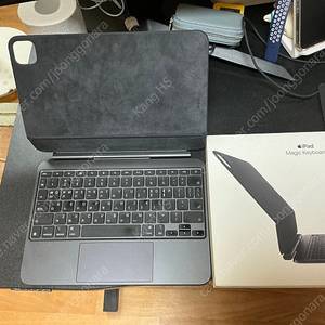 ipad pro 11인치 m4 정품 매직 키보드 팝니다.