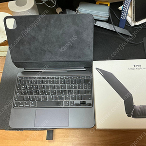 ipad pro 11인치 m4 정품 매직 키보드 팝니다.