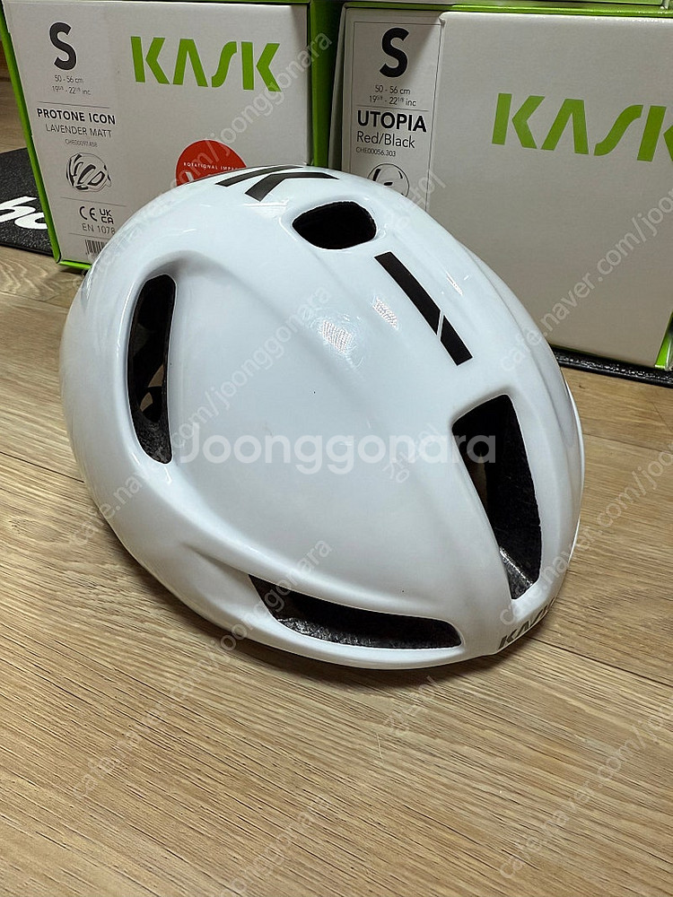 카스크 유토피아 유광 화이트 (S)--0