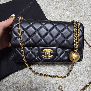 샤넬 뉴미니 골드볼 상태최상