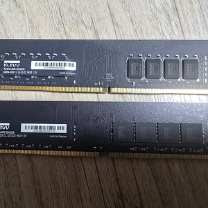 ESSENCORE KLEVV 32G(16Gx2) CL22 DDR4 메모리 팝니다.