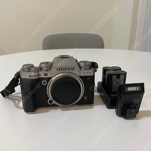 후지필름 X-T4 / 보이그랜더 23.4 / 슈퍼타쿠마 50.4 / 픽 디자인 3L