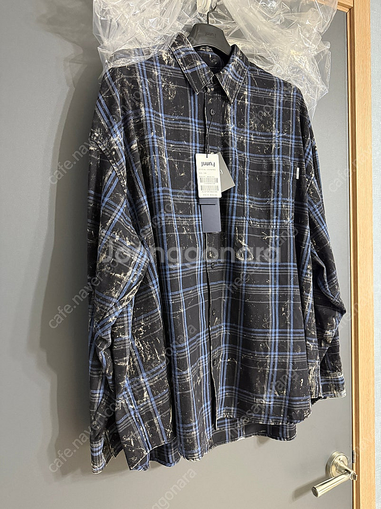 준지 / 25fw 아일랜드 워싱 블랙 체크 맥스핏 셔츠...--2