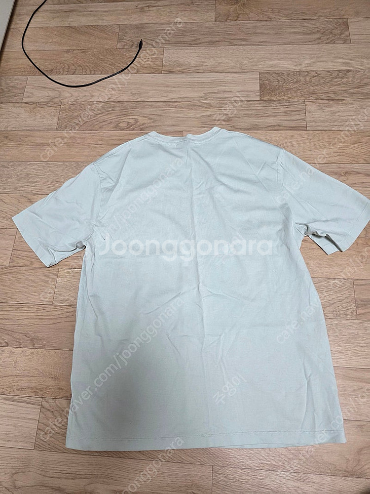 DKNY 반팔티셔츠 라지 사이즈 판매합니다--1