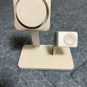 ESR 3in1 MFM 25W 맥세이프 충전기