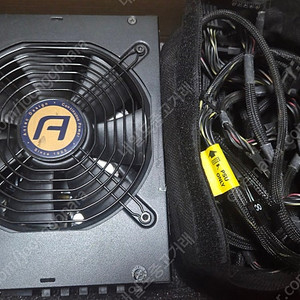 ANTEC HCP-1000 플래티넘 파워서플라이