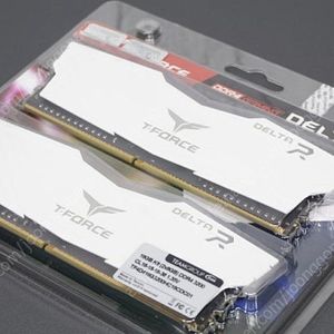 팀그룹 ddr4-3600 8g*2 RGB 화이트 제품으로 구매합니다