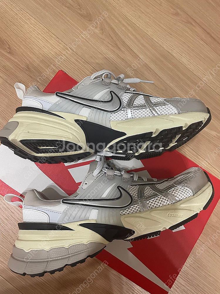 나이키 V2K런 245(us7.5)--1