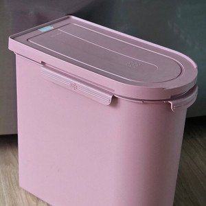 타파웨어 멀티키퍼 로즈 쌀통 20kg 쌀이나 잡곡 보관통 택포 33.000원