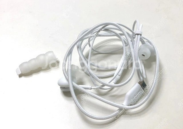 삼성 AKG C타입 이어폰 판매합니다.(미개봉)--1