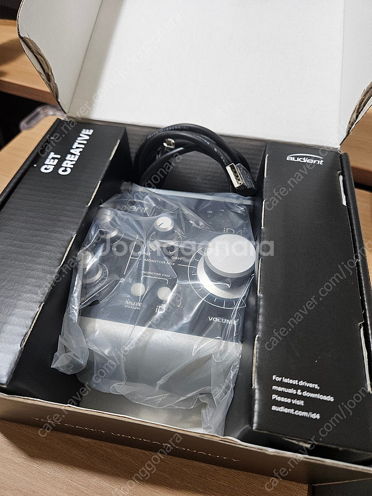 오디언트 audient id4 mk1 팝니다--1