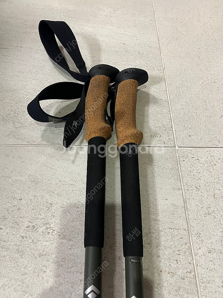 블랙다이아몬드 알파인 카본 코크 트레킹 폴 팝니다--2