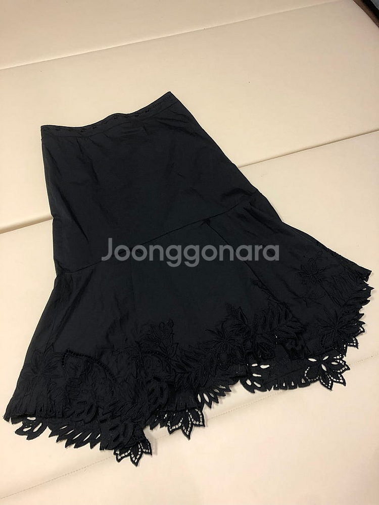 오브제 자수 펀칭 바스락 롱 스커트 치마 출근룩 올드머니룩 페미닌 하객룩--0