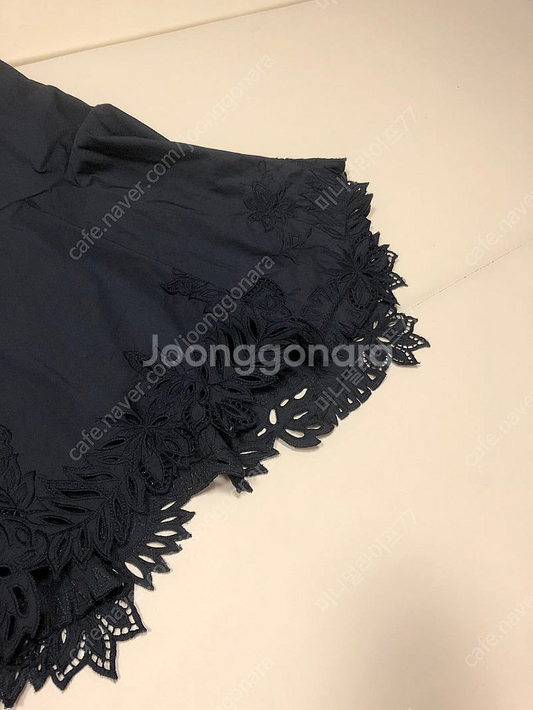 오브제 자수 펀칭 바스락 롱 스커트 치마 출근룩 올드머니룩 페미닌 하객룩--4