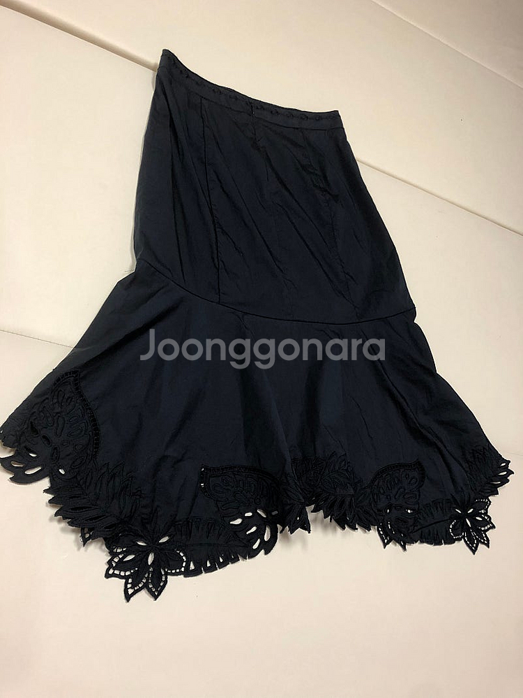 오브제 자수 펀칭 바스락 롱 스커트 치마 출근룩 올드머니룩 페미닌 하객룩--7