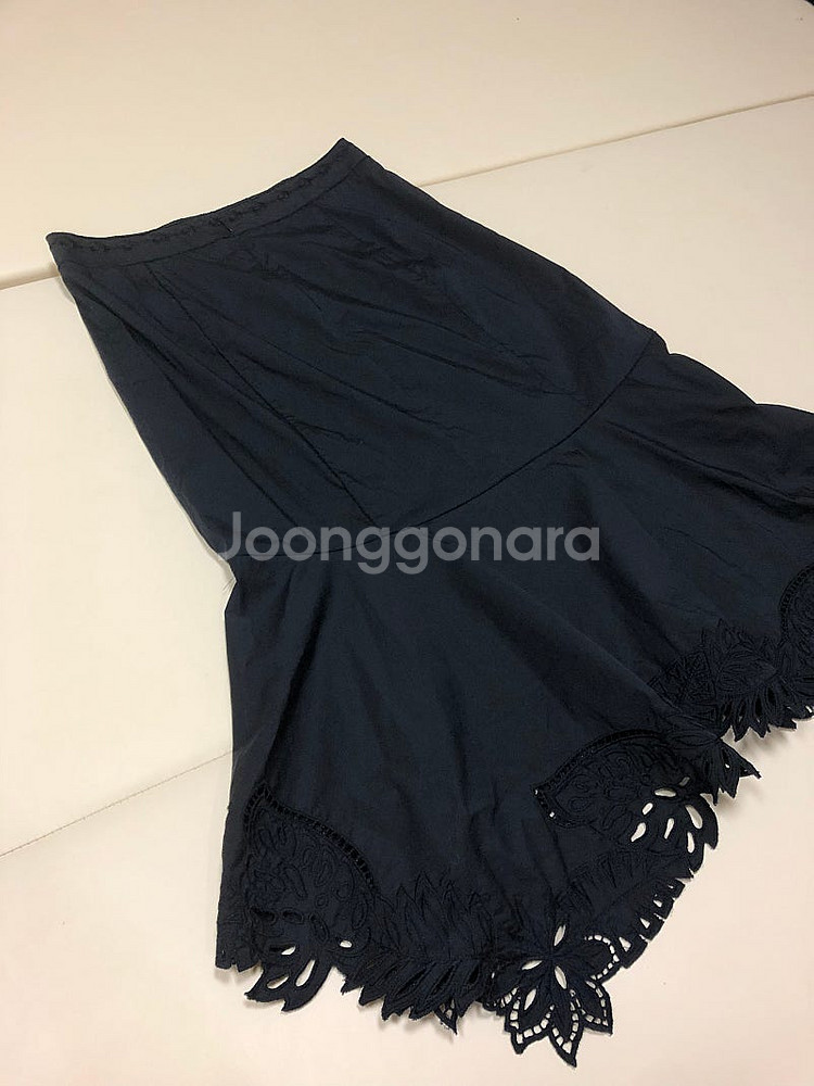 오브제 자수 펀칭 바스락 롱 스커트 치마 출근룩 올드머니룩 페미닌 하객룩--8