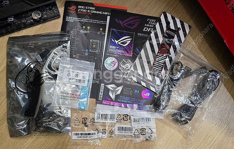 아수스 ASUS Z790-E GAMING WIFI II--4
