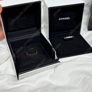 샤넬 코코크러쉬 반지 미니 화이트골드,베이지골드 58호 각각 판매 상태좋음