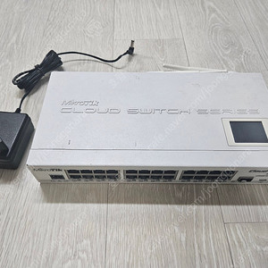 미크로틱 CRS125-24G-1S-2HnD-IN
