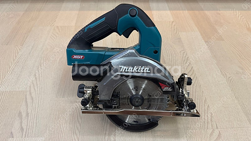 마끼다 40v 5인치 원형톱 hs006g 팝니다--0