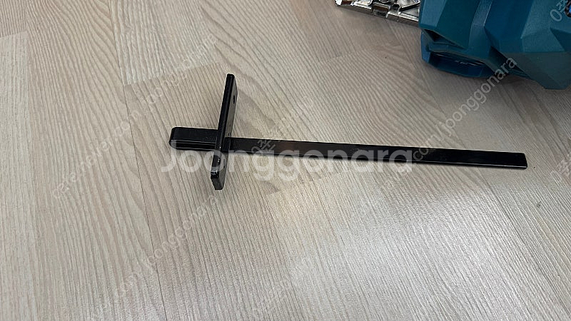 마끼다 40v 5인치 원형톱 hs006g 팝니다--2