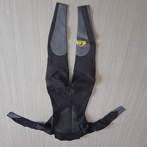 퀵실버 웻슈트 3/2mm m/50 사이즈 판매합니다.